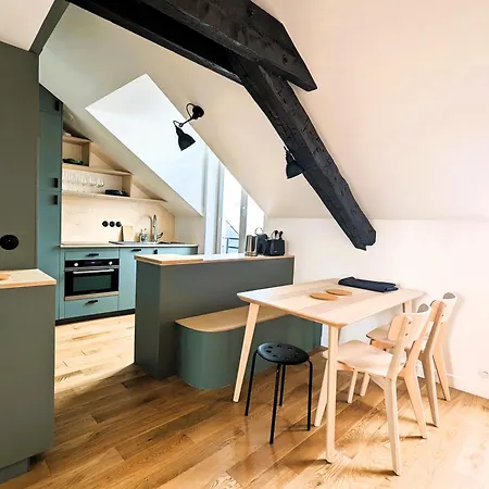 Sur Les Toits De - Marais Apartment Paris