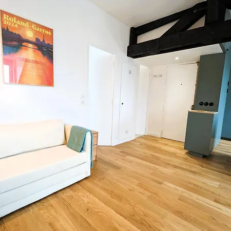Sur Les Toits De - Marais Apartment